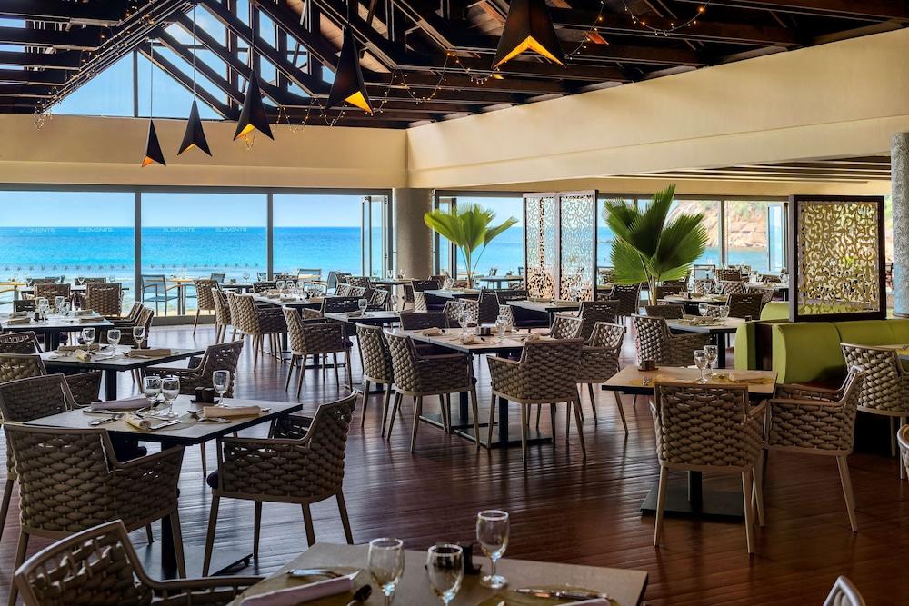 Avani Barbarons Seychelles Resort Grand Anse  Exterior foto