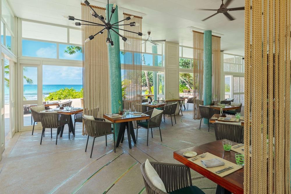 Avani Barbarons Seychelles Resort Grand Anse  Exterior foto